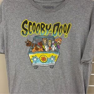Grey Scooby Doo t-shirt size XL. Short sleeve. 90/10 cotton/poly. EUC.